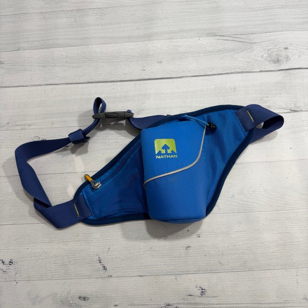 Nathan Triangle Hydration Waist Pack blue